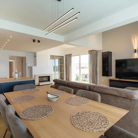 Dedaj - Penthouse Arben * Zara