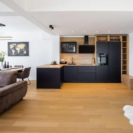 Dedaj - Penthouse Arben Apartment *