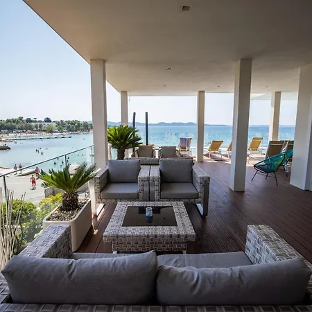 Dedaj - Penthouse Arben *